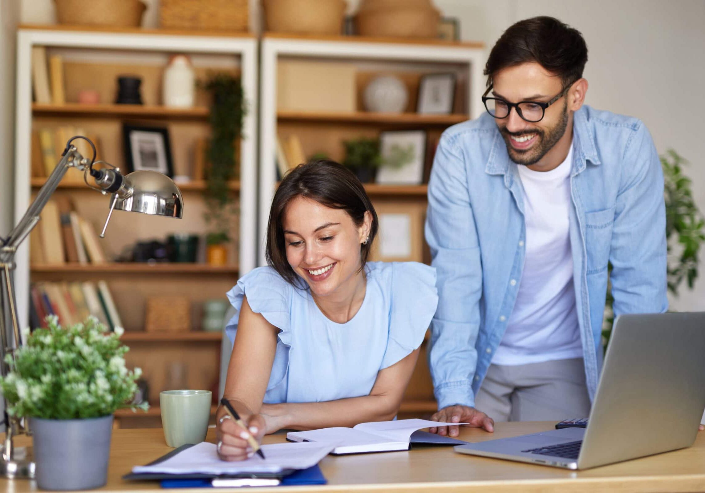 Two,People,Engage,In,A,Productive,Session,In,A,Home